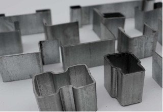 Армирующий профиль для ПВХ-систем: как выбрать правильную толщину, форму и оцинкованный металл