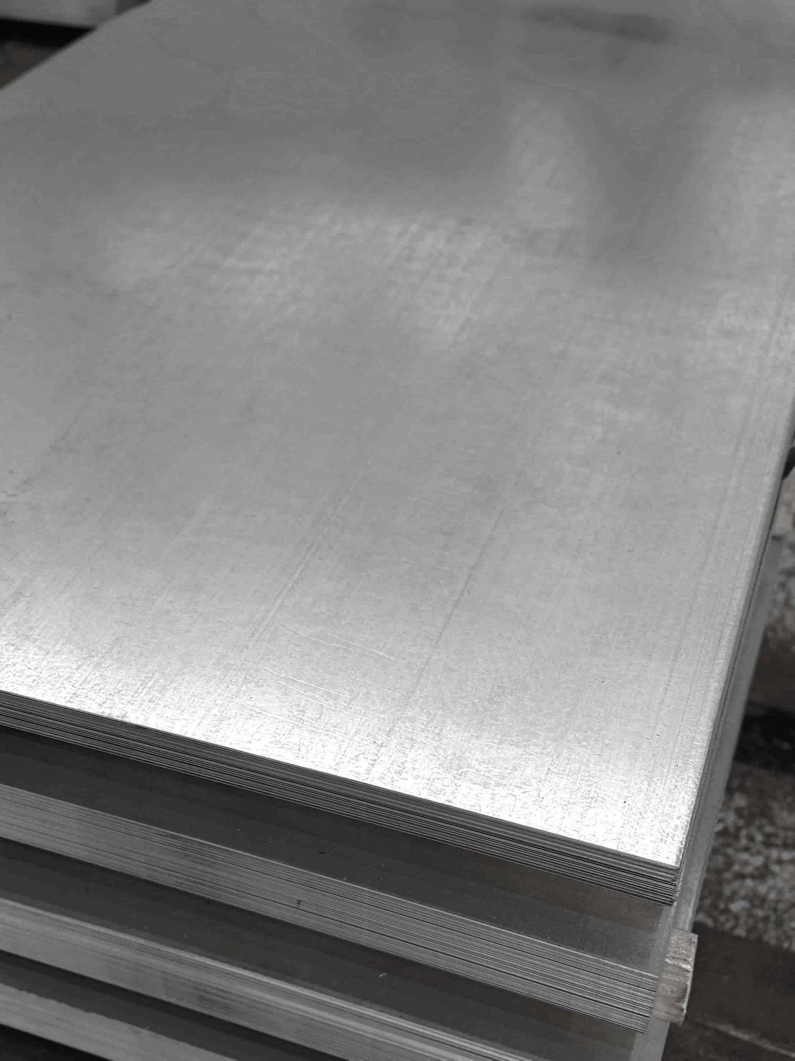 поверхня оцинкованого листа металу крупним планом текстура оцинковки